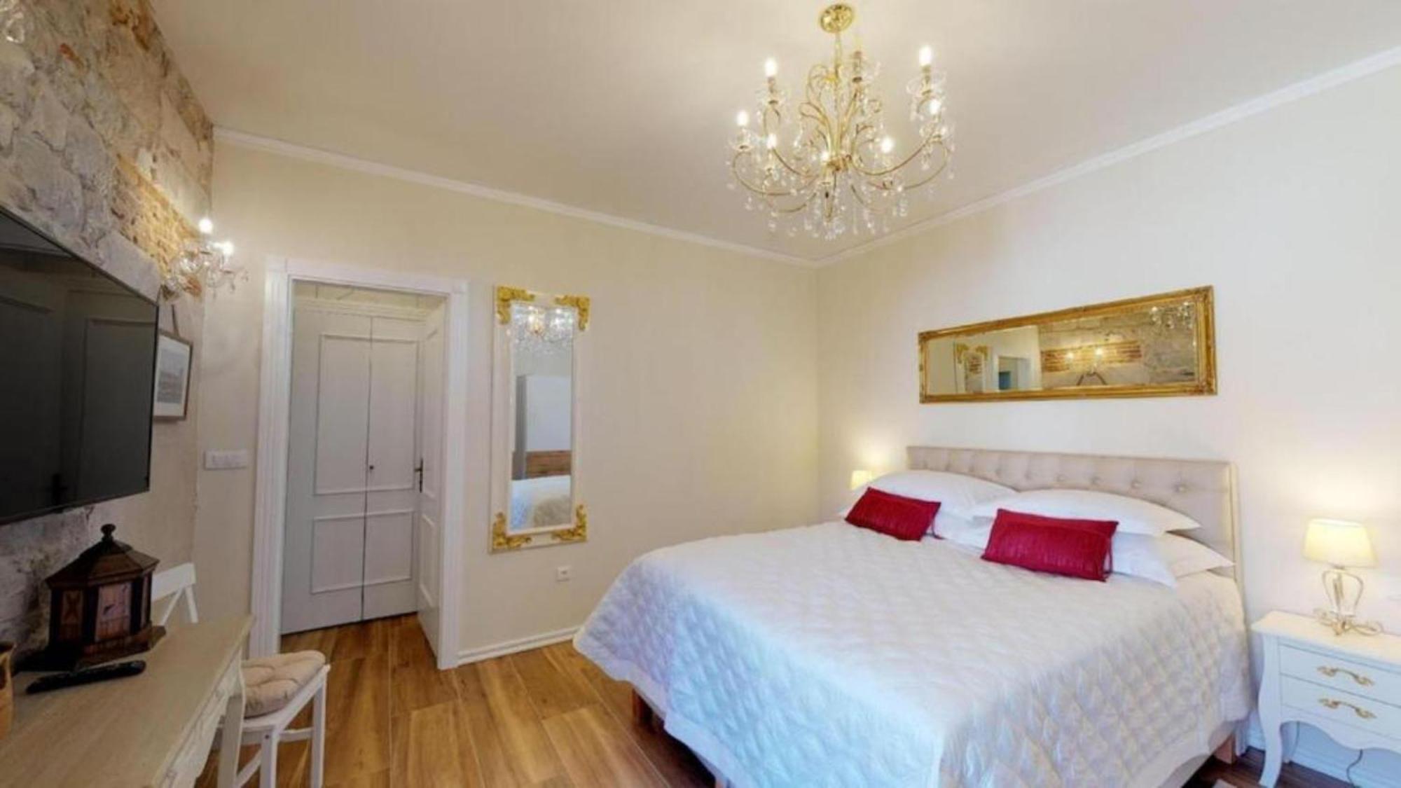 Chrysanta Apartments Спліт Екстер'єр фото